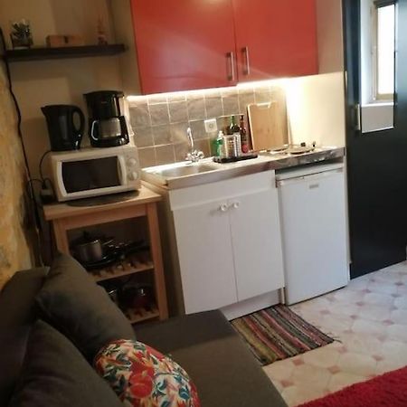 Petit Studio Au Coeur D'Uzes Apartment Екстериор снимка