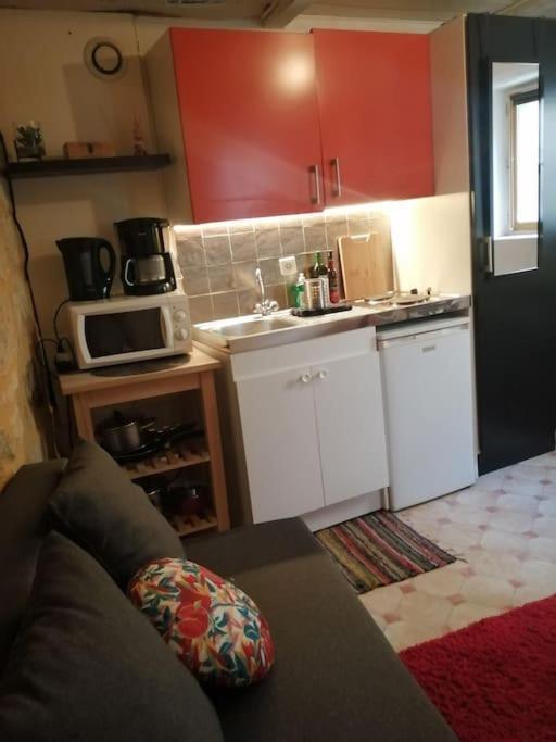 Petit Studio Au Coeur D'Uzes Apartment Екстериор снимка