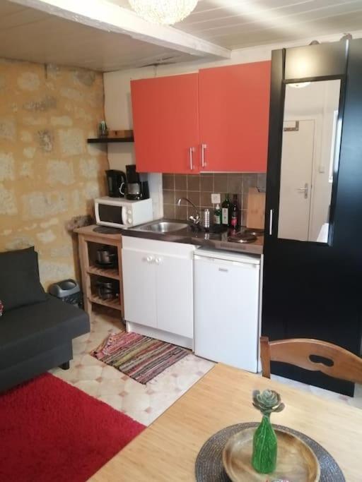 Petit Studio Au Coeur D'Uzes Apartment Екстериор снимка